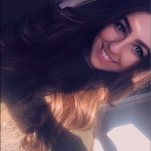 Meet your Posher, Selina